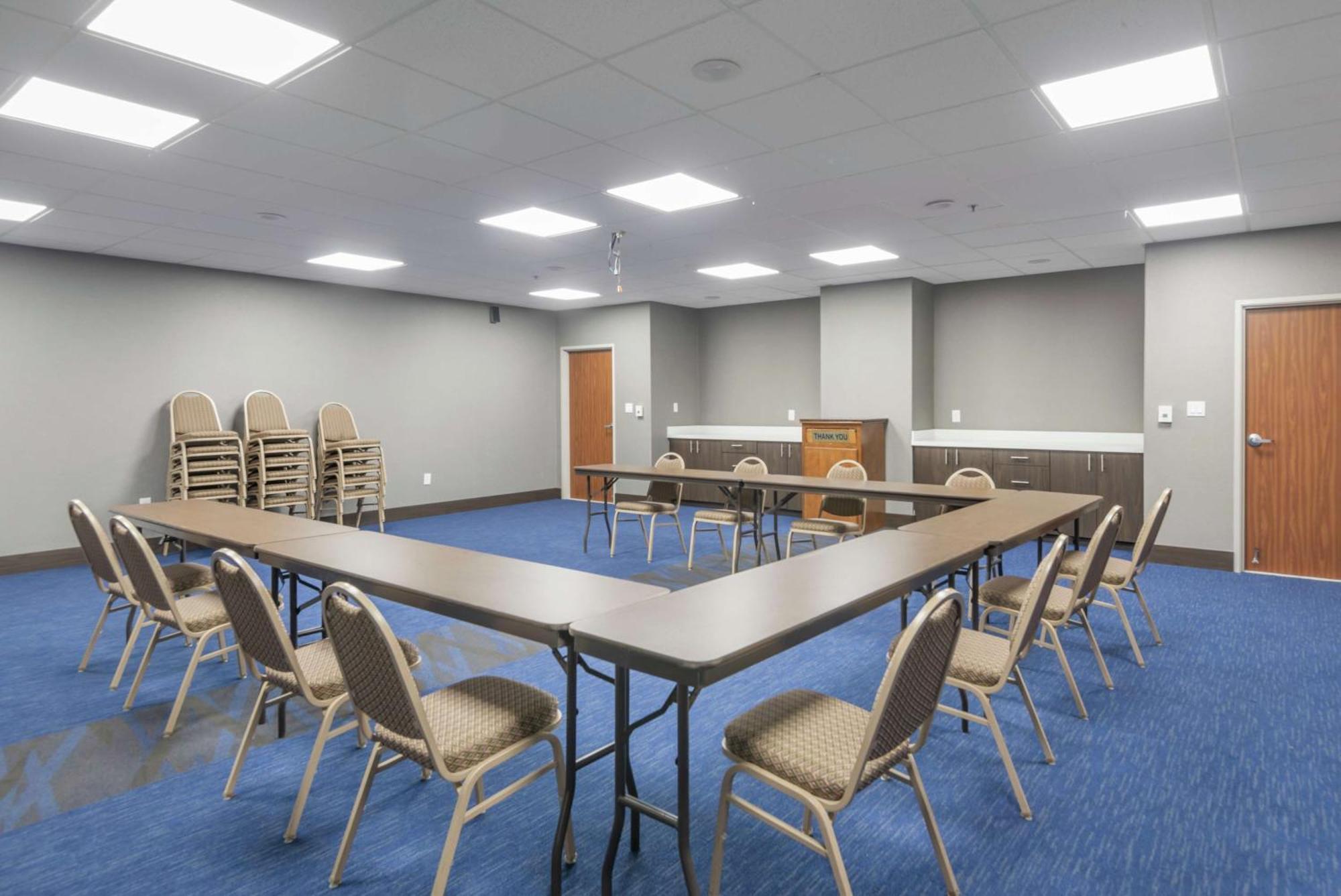 Hampton Inn Браунвуд Экстерьер фото