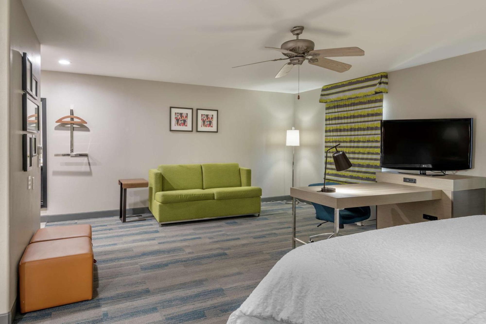 Hampton Inn Браунвуд Экстерьер фото