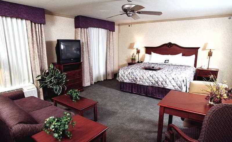 Hampton Inn Браунвуд Номер фото
