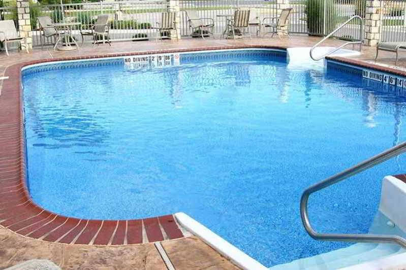 Hampton Inn Браунвуд Экстерьер фото