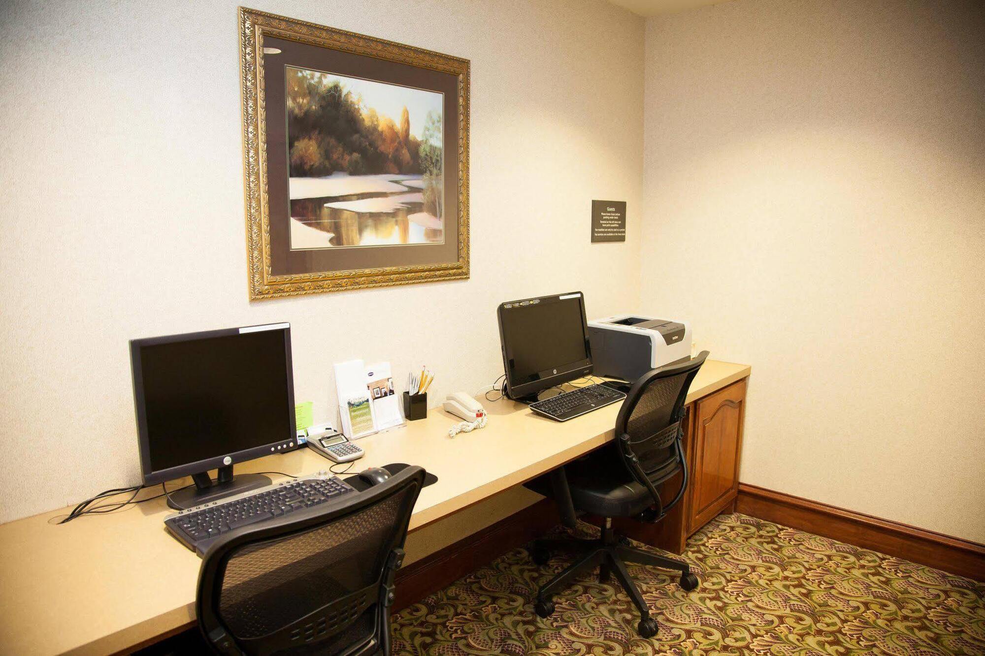 Hampton Inn Браунвуд Экстерьер фото